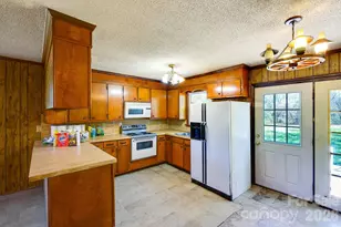 2414 N Olivers Cross Rd, Newton, NC 28658 - Photo 15