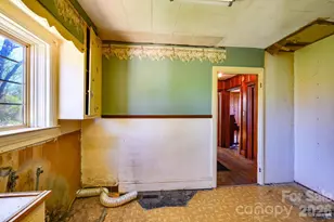 2414 N Olivers Cross Rd, Newton, NC 28658 - Photo 19