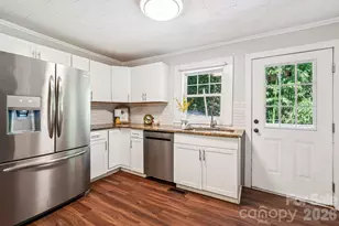 911 Elm St, Kannapolis, NC 28081 - Photo 9