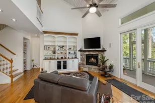 83 Towne Pl Dr, Hendersonville, NC 28792 - Photo 9