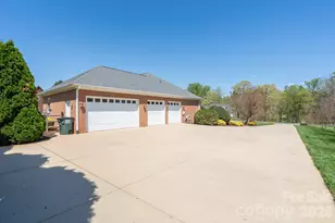 611 Davis Farm Dr, Salisbury, NC 28147 - Photo 3