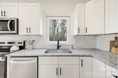 1928 46th Avenue Drive NE, Hickory, NC 28601 - Photo 11