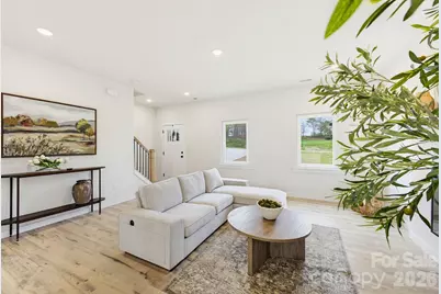 1928 46th Avenue Drive NE, Hickory, NC 28601 - Photo 3