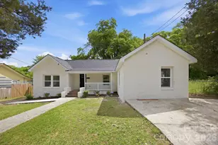 304 Ashford St, Chester, SC 29706 - Photo 1