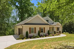 2442 Falcon Ln, Statesville, NC 28625 - Photo 3
