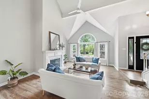 10218 Rougemont Ln, Charlotte, NC 28277 - Photo 11