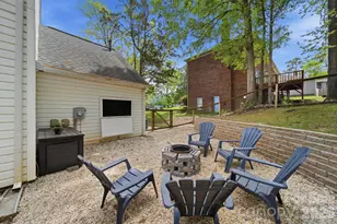 10218 Rougemont Ln, Charlotte, NC 28277 - Photo 5