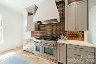 6006 Old Providence Ln, Charlotte, NC 28226 - Photo 17