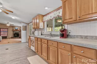 155 Thunderstruck Rdg, Burnsville, NC 28714 - Photo 13