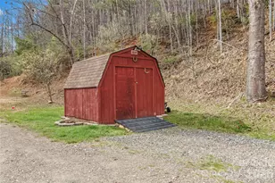 155 Thunderstruck Rdg, Burnsville, NC 28714 - Photo 35