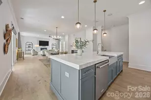 1708 Lombardy Cir, Charlotte, NC 28203 - Photo 5