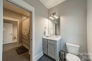 344 Melbourne Ct, Charlotte, NC 28209 - Photo 33