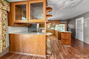 1401 E Union St, Morganton, NC 28655 - Photo 11