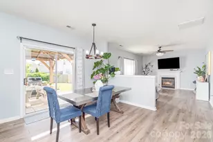 407 Goodloe Dr, Charlotte, NC 28262 - Photo 11