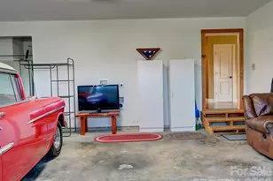 199 Macedonia Rd, Asheville, NC 28804 - Photo 19