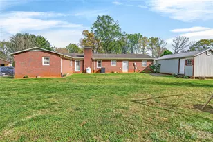 821 Woods Dr, Statesville, NC 28677 - Photo 17