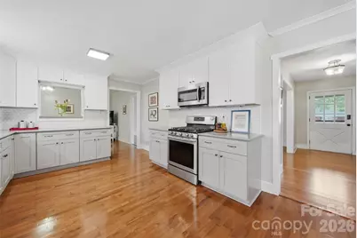 35 32nd Avenue NW, Hickory, NC 28601 - Photo 3