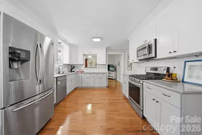 35 32nd Avenue NW, Hickory, NC 28601 - Photo 9