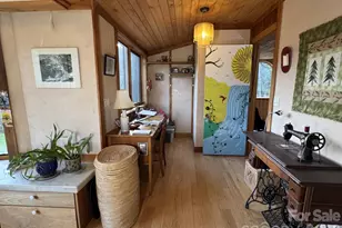 1422 Middle Fork Rd, Hendersonville, NC 28792 - Photo 25