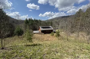 1422 Middle Fork Rd, Hendersonville, NC 28792 - Photo 5