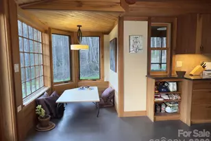 1422 Middle Fork Rd, Hendersonville, NC 28792 - Photo 11