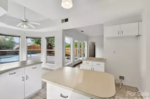 12338 Landing Green Dr, Charlotte, NC 28277 - Photo 11