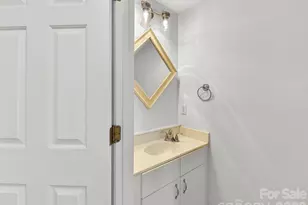 12338 Landing Green Dr, Charlotte, NC 28277 - Photo 15