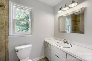 1628 Bonnie Ln, Charlotte, NC 28213 - Photo 17