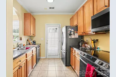 3915 Glenlea Commons Drive, Charlotte, NC 28216 - Photo 11