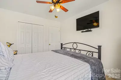 3915 Glenlea Commons Drive, Charlotte, NC 28216 - Photo 15