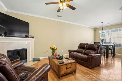 3915 Glenlea Commons Drive, Charlotte, NC 28216 - Photo 7