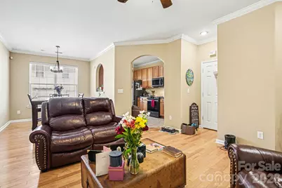 3915 Glenlea Commons Drive, Charlotte, NC 28216 - Photo 5