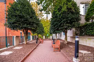 300 W 5th St, Charlotte, NC 28202 - Photo 31