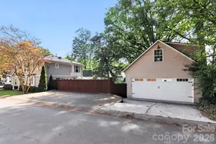 2400 Bay St, Charlotte, NC 28205 - Photo 35