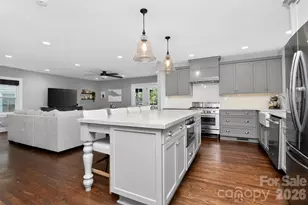 2400 Bay St, Charlotte, NC 28205 - Photo 7