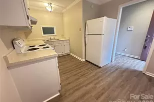 222 Ridge Forest Ct, Winston Salem, NC 27104 - Photo 3