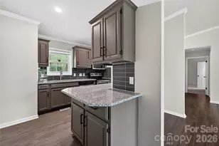 5000 Kerr Ln, Charlotte, NC 28216 - Photo 11