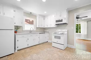 3960 Bristol Dr, Charlotte, NC 28208 - Photo 9