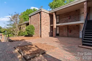 1739 S Hawthorne Rd, Winston Salem, NC 27103 - Photo 1