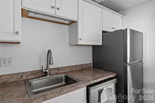 1739 S Hawthorne Rd, Winston Salem, NC 27103 - Photo 9