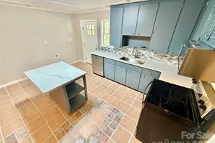 6530 Curlee Rd, Conover, NC 28613 - Photo 9