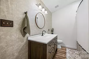 231 Jefferson Street E, York, SC 29745 - Photo 3