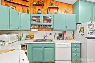 53 Yale Rd, Hendersonville, NC 28739 - Photo 13