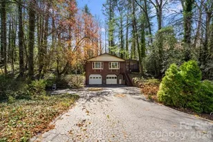 154 Surry Ln, Hendersonville, NC 28791 - Photo 3