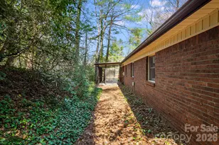 154 Surry Ln, Hendersonville, NC 28791 - Photo 5