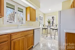 2070 Golfside Ln, Hendersonville, NC 28739 - Photo 9