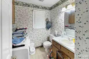 8209 Saddlehorse Ln, Charlotte, NC 28215 - Photo 23