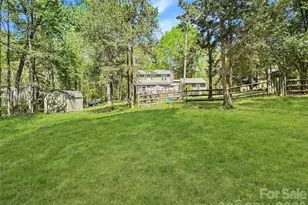 8209 Saddlehorse Ln, Charlotte, NC 28215 - Photo 9