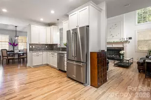 305 Woodview Ct, Fletcher, NC 28732 - Photo 5