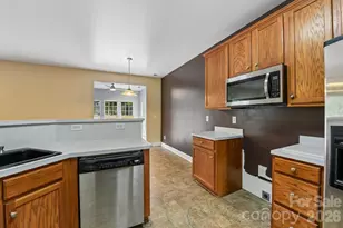 8718 Buttonwood Ct, Charlotte, NC 28215 - Photo 9